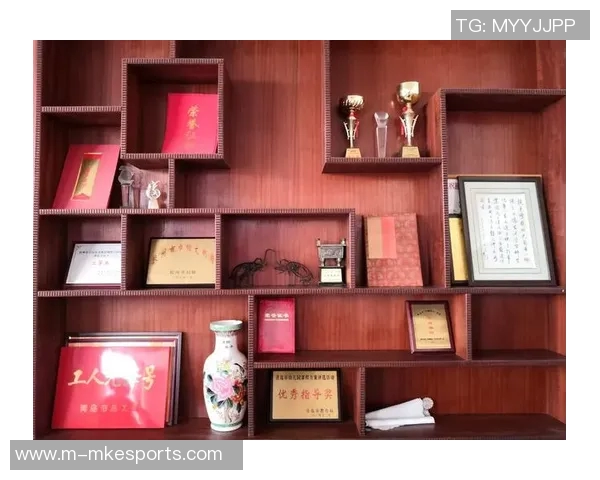 深度探讨杨静在DOTA2世界中的成长与挑战历程 深度探讨杨静在DOTA2世界中的成长与挑战历程